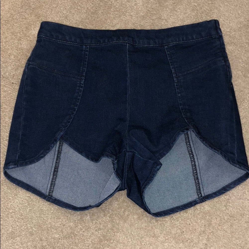 Free people jean shorts! Size 26